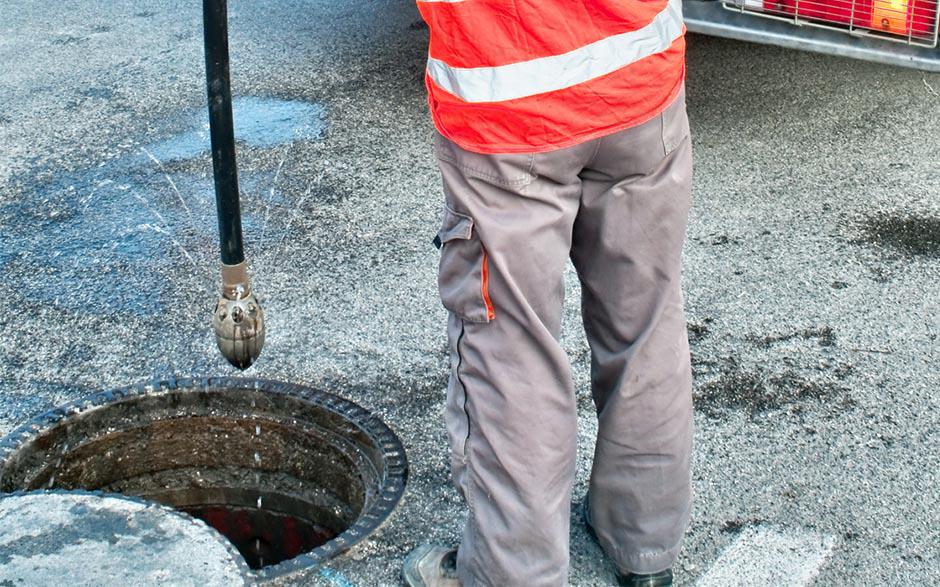 tarif plombier débouchage canalisation Le Mesnil-le-Roi